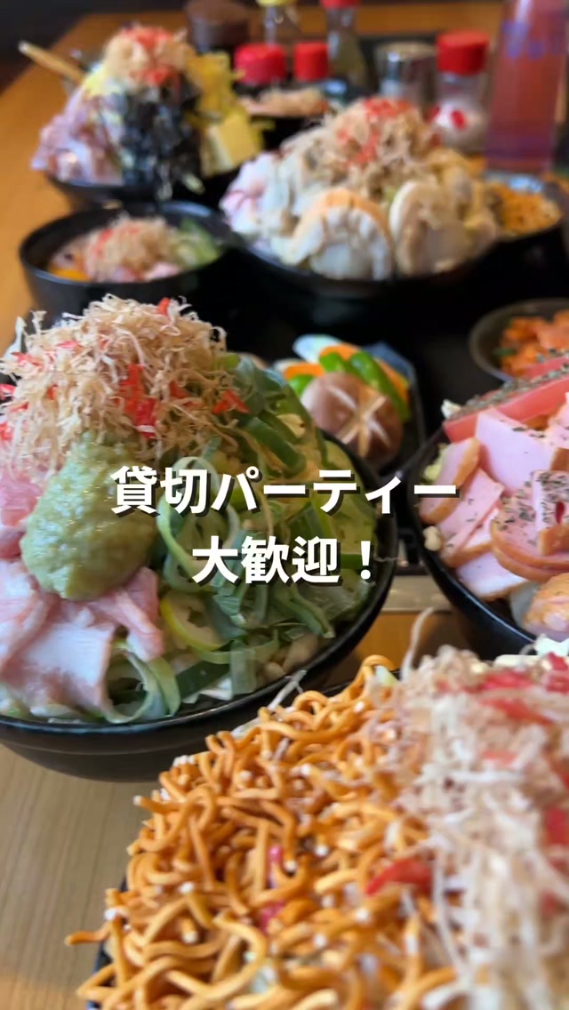 月島もんじゃおしお誠店は、月島駅からすぐもんじゃストリートの裏路地にある隠れ家的存在。